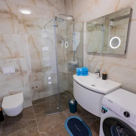 Golden Sunlit Haven Holiday With Pool And Sauna Holiday home *