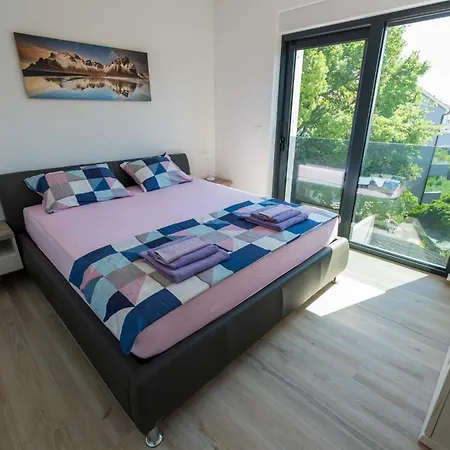 Golden Sunlit Haven Holiday With Pool And Sauna Holiday home *